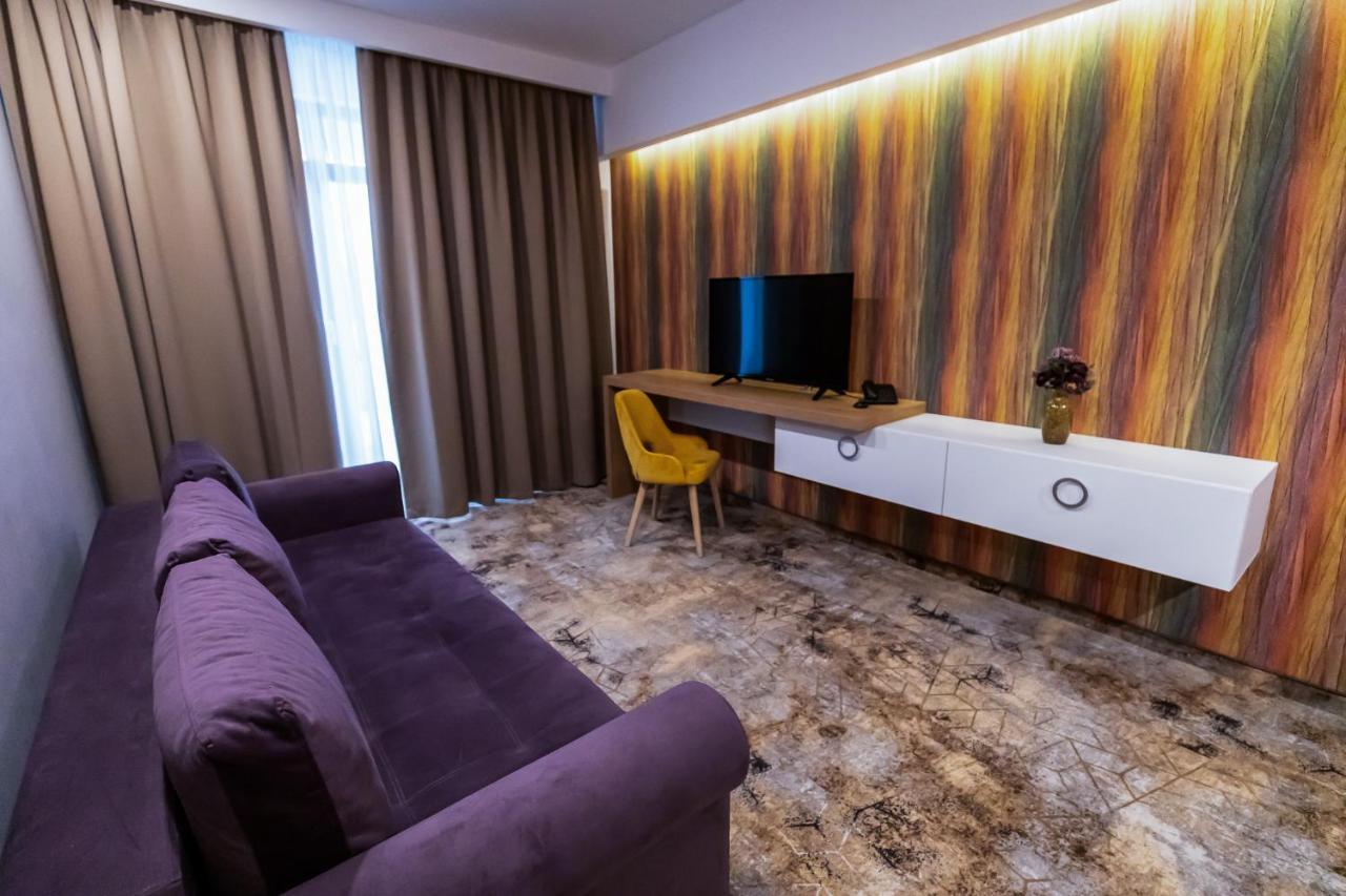 Grand View Hotel & Suites Copou 雅西 外观 照片