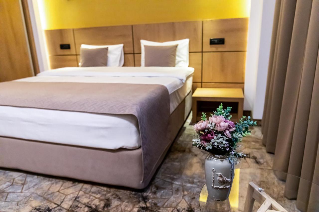 Grand View Hotel & Suites Copou 雅西 外观 照片