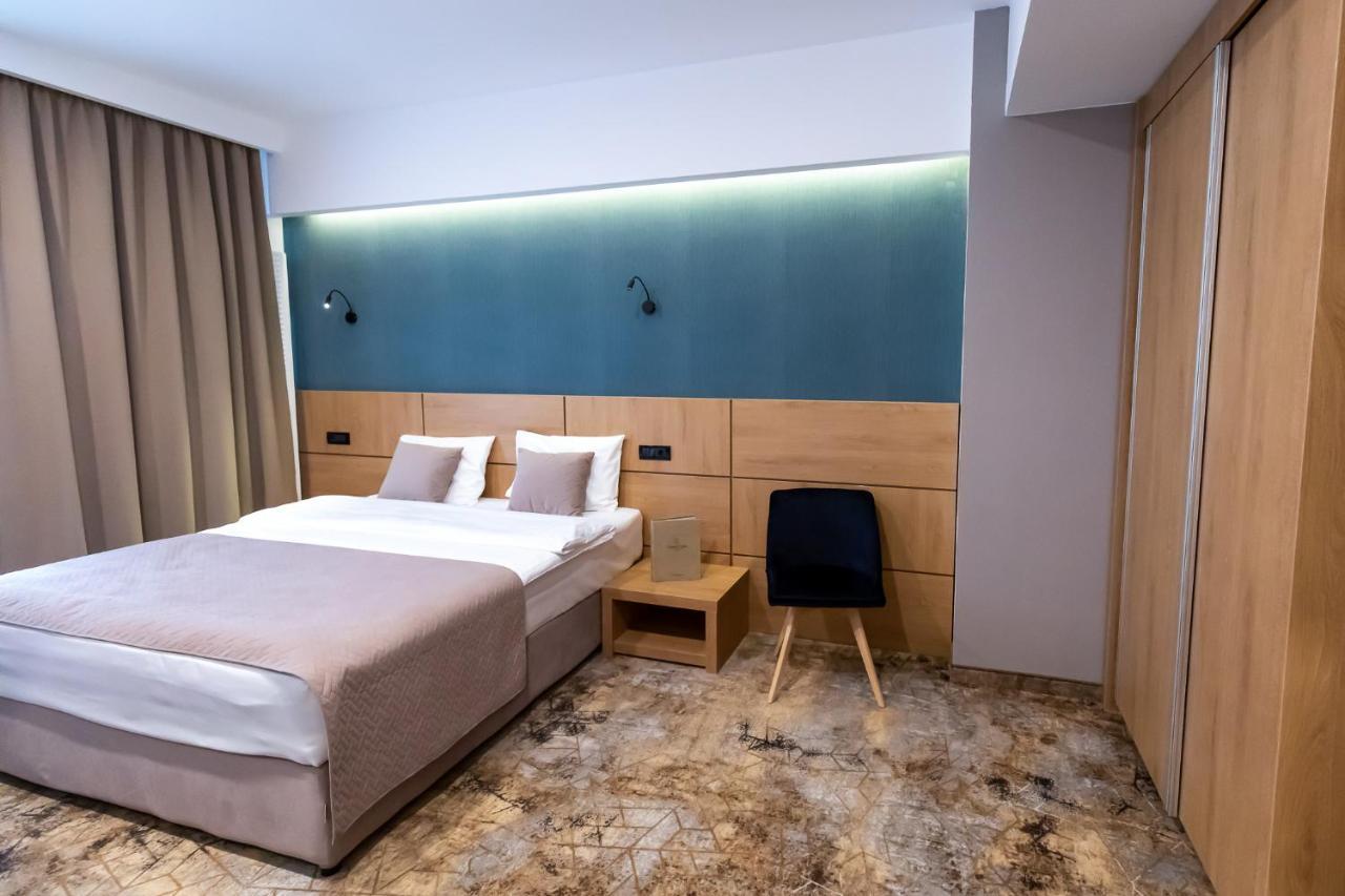 Grand View Hotel & Suites Copou 雅西 外观 照片